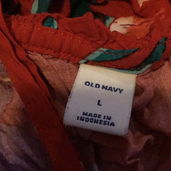 Red flower blouse gently used - Picture 4 of 4